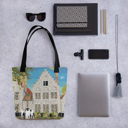 RELACIÓN DE TAMAÑO - TOTE BAG CON ILUSTRACIÓN DE BRUGGE MARBENAVENTE