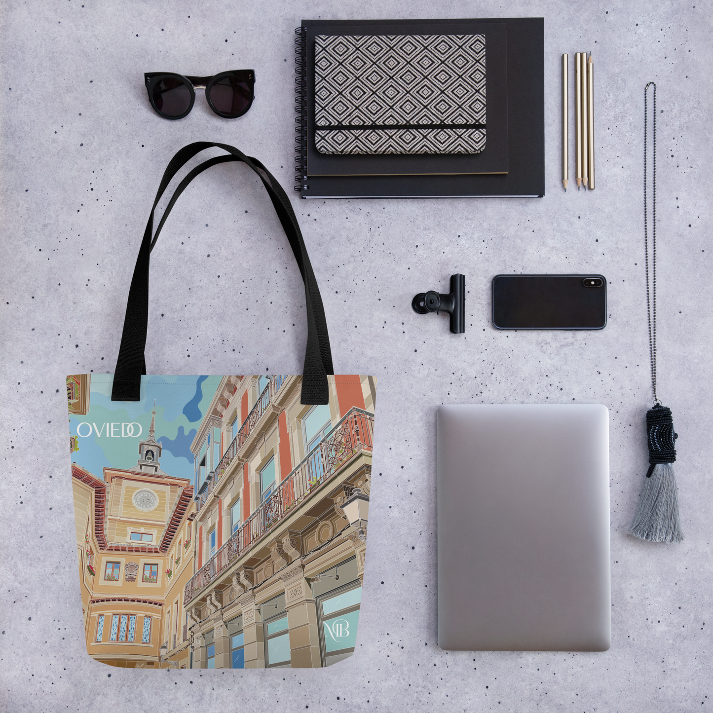 RELACIÓN DE TAMAÑO - TOTE BAG CON ILUSTRACIÓN DE OVIEDO DE MARBENAVENTE